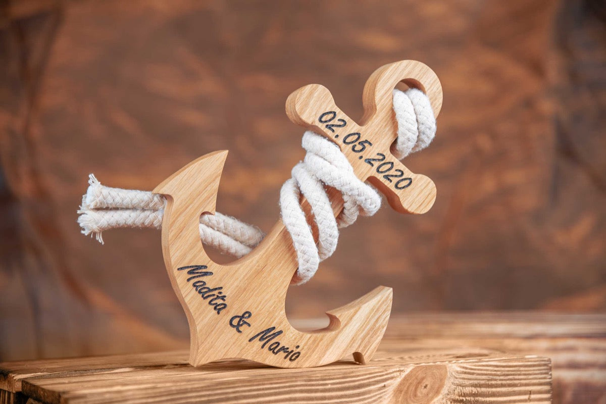 Personalisierter Anker aus Eichenholz