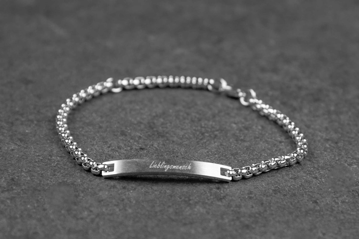 Personalisiertes Panzerkettenarmband aus Edelstahl • Herren Armband