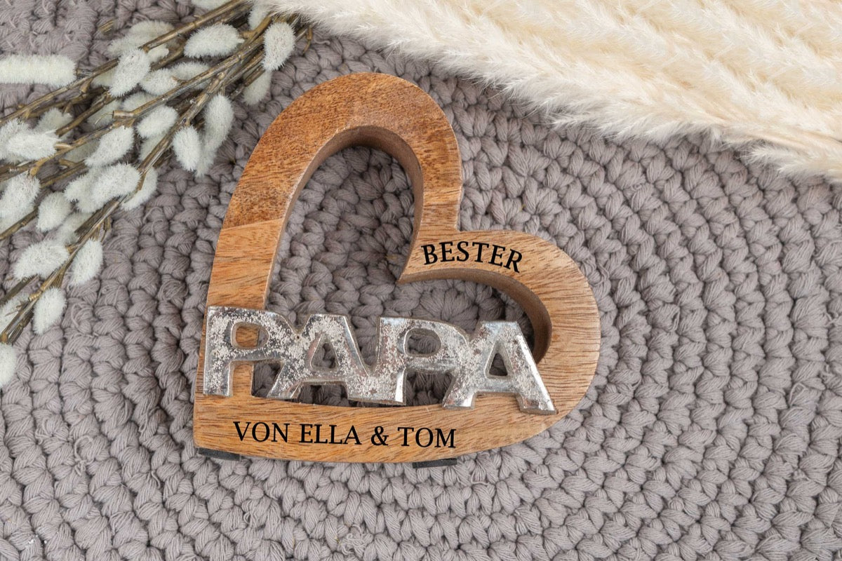 Holz Herz mit Papa Schriftzug • Vatertagsgeschenk