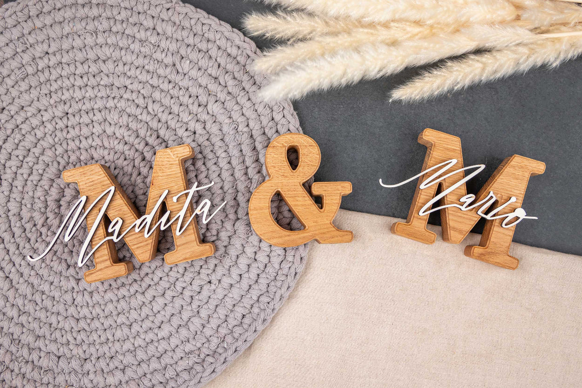 Buchstabe mit Name aus Eichenholz - Namensschild aus Holz