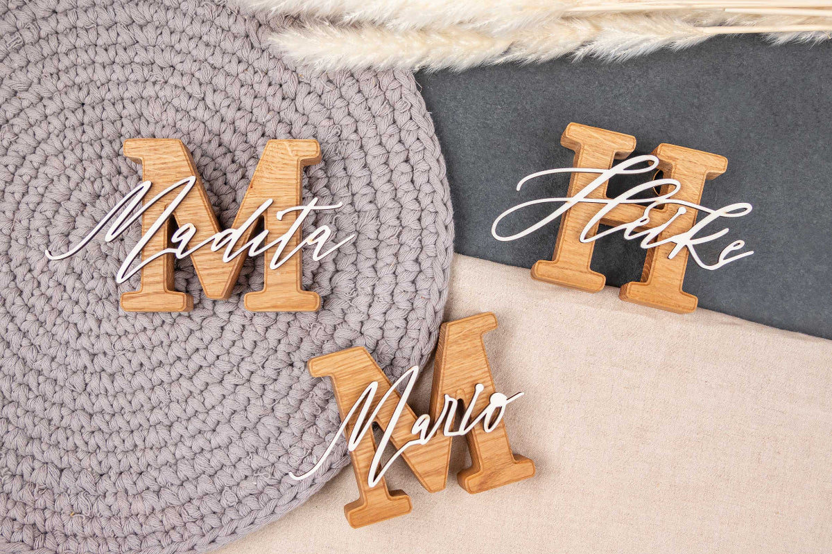 Buchstabe mit Name aus Eichenholz - Hochzeitsgeschenk