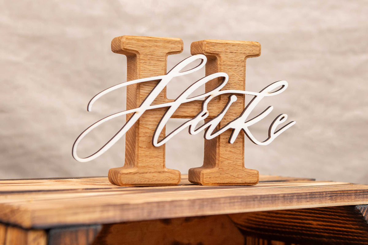 Buchstabe mit Name aus Eichenholz - Namensschild aus Holz