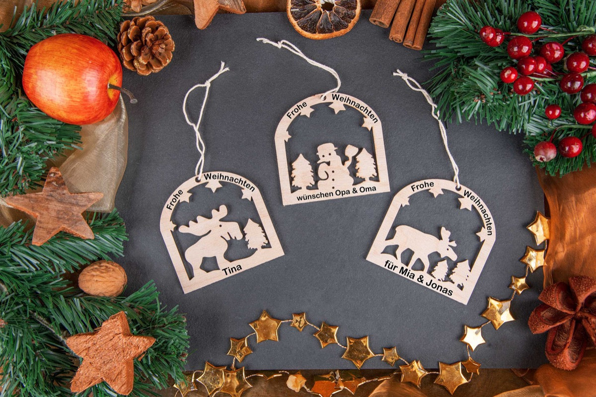 Christbaumanhänger personalisiert mit Namen im Rahmen