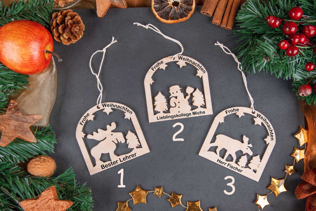 Christbaumanhänger personalisiert mit Namen im Rahmen