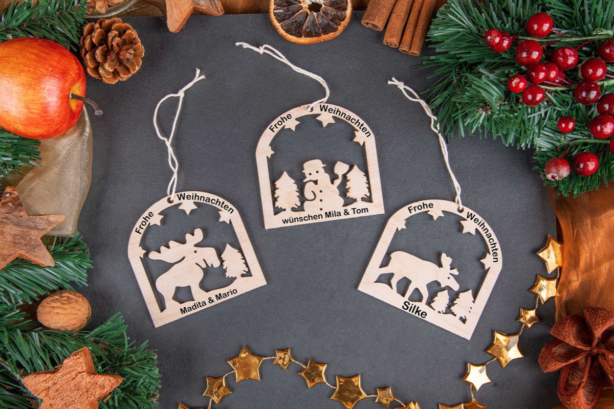 Christbaumanhänger personalisiert mit Namen im Rahmen