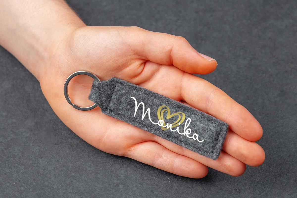Schlüsselanhänger personalisiert mit Namen aus Filz