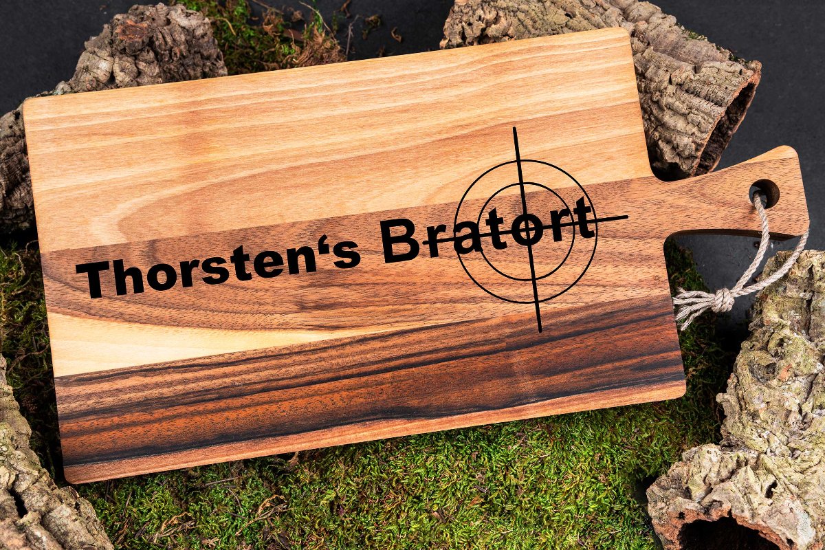 Grillbrett mit Deiner Wunschgravur aus Nussbaumholz