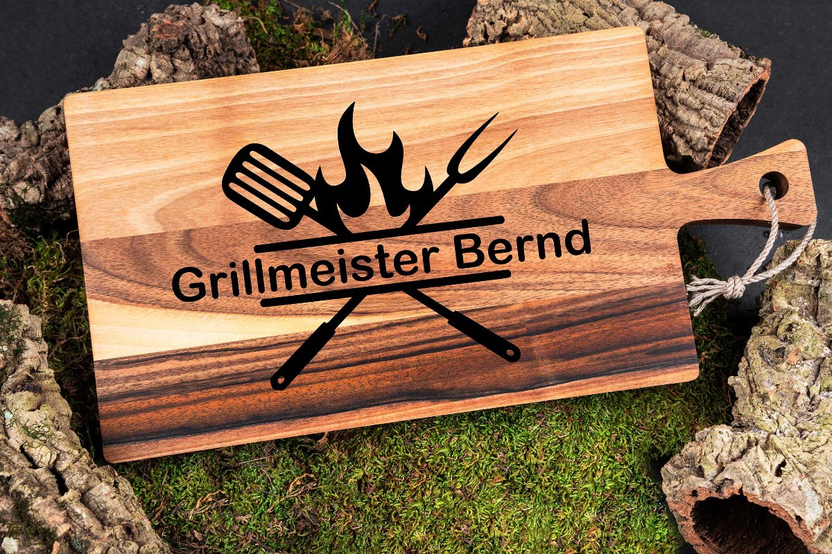 Grillbrett mit Deiner Wunschgravur aus Nussbaumholz