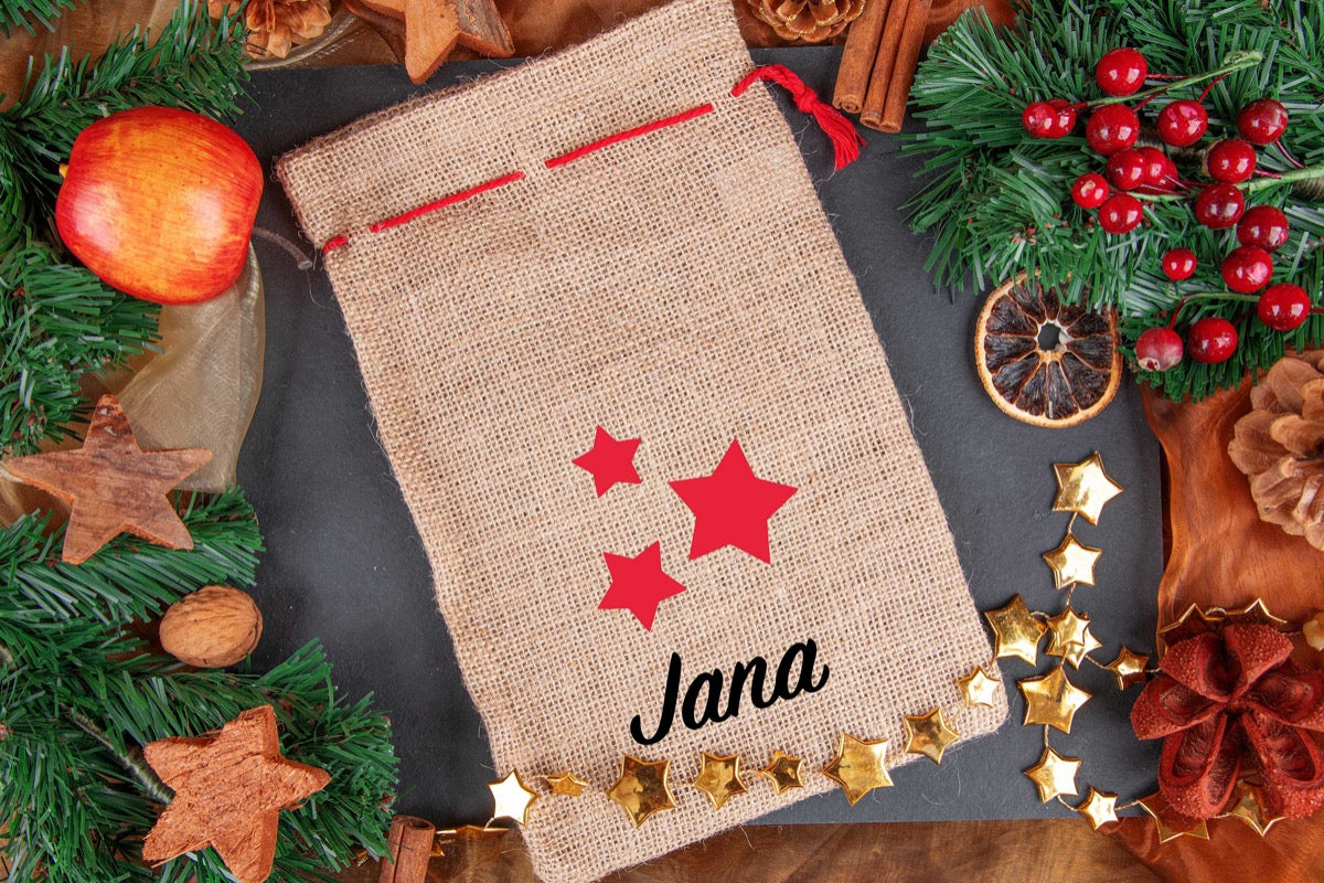 Personalisiertes Weihnachtssäckchen mit Namen aus Jute mit Sternen