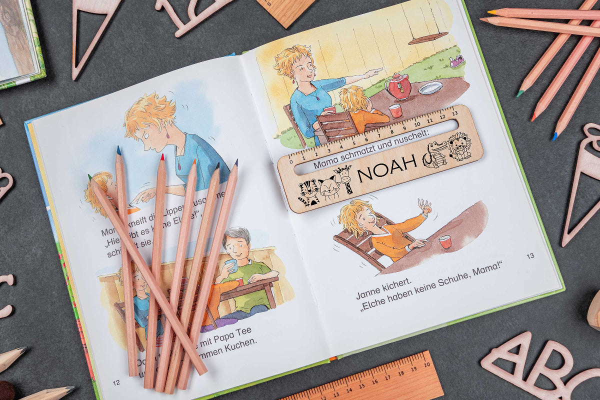 Personalisierte Lesehilfe mit Namen aus Holz