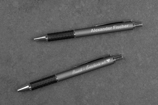 Personalisierter Metall-Kugelschreiber mit grauen Akzenten