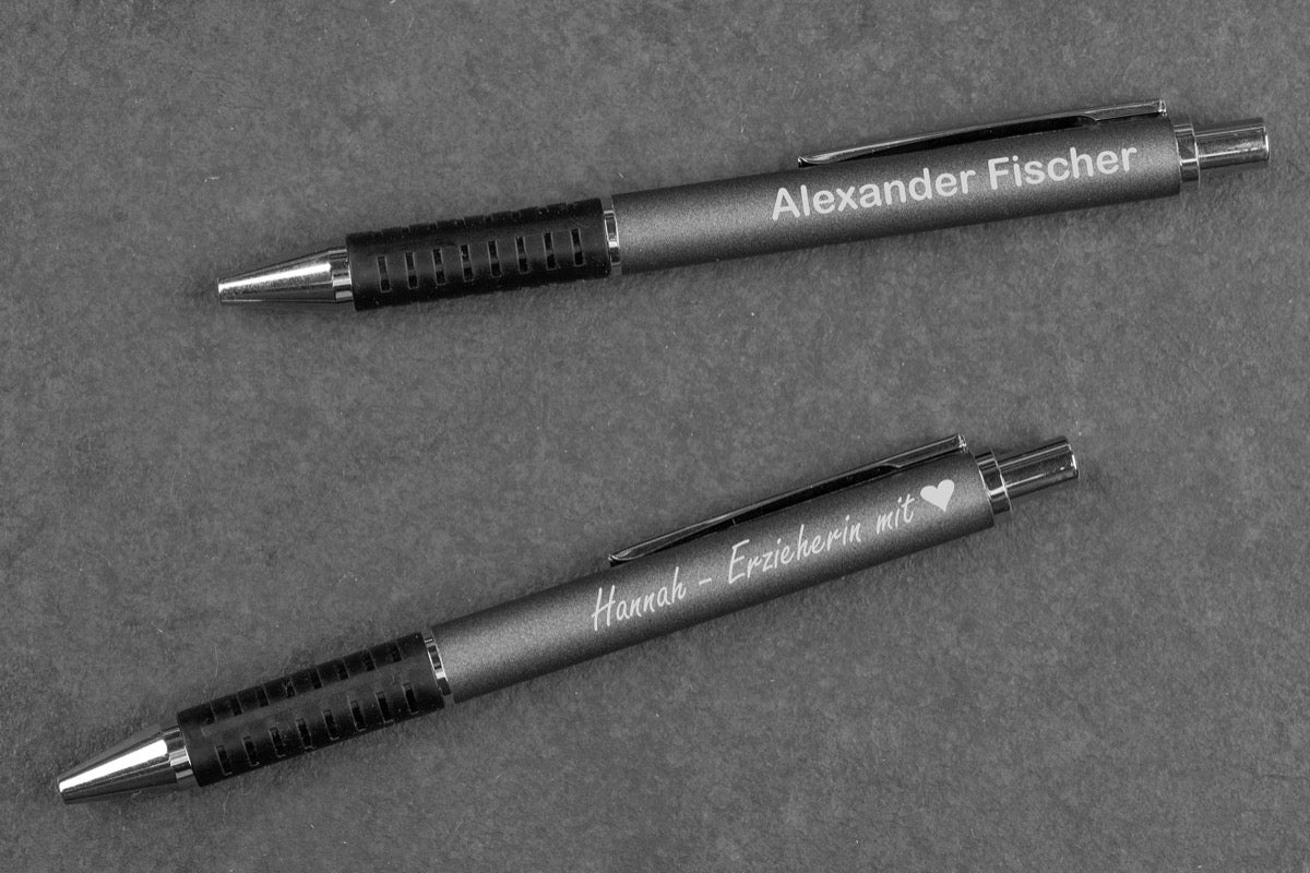 Personalisierter Metall-Kugelschreiber mit grauen Akzenten
