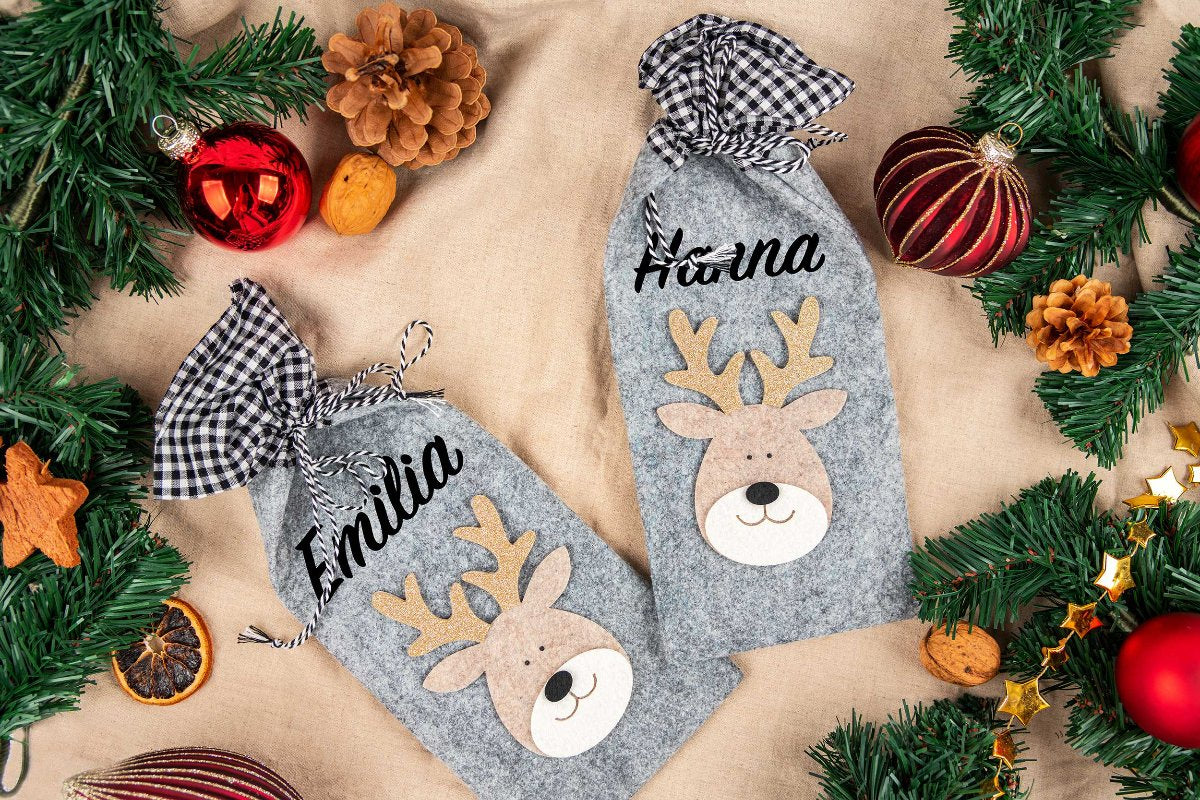 Weihnachtssäckchen mit Namen und Rentier aus Filz personalisiert
