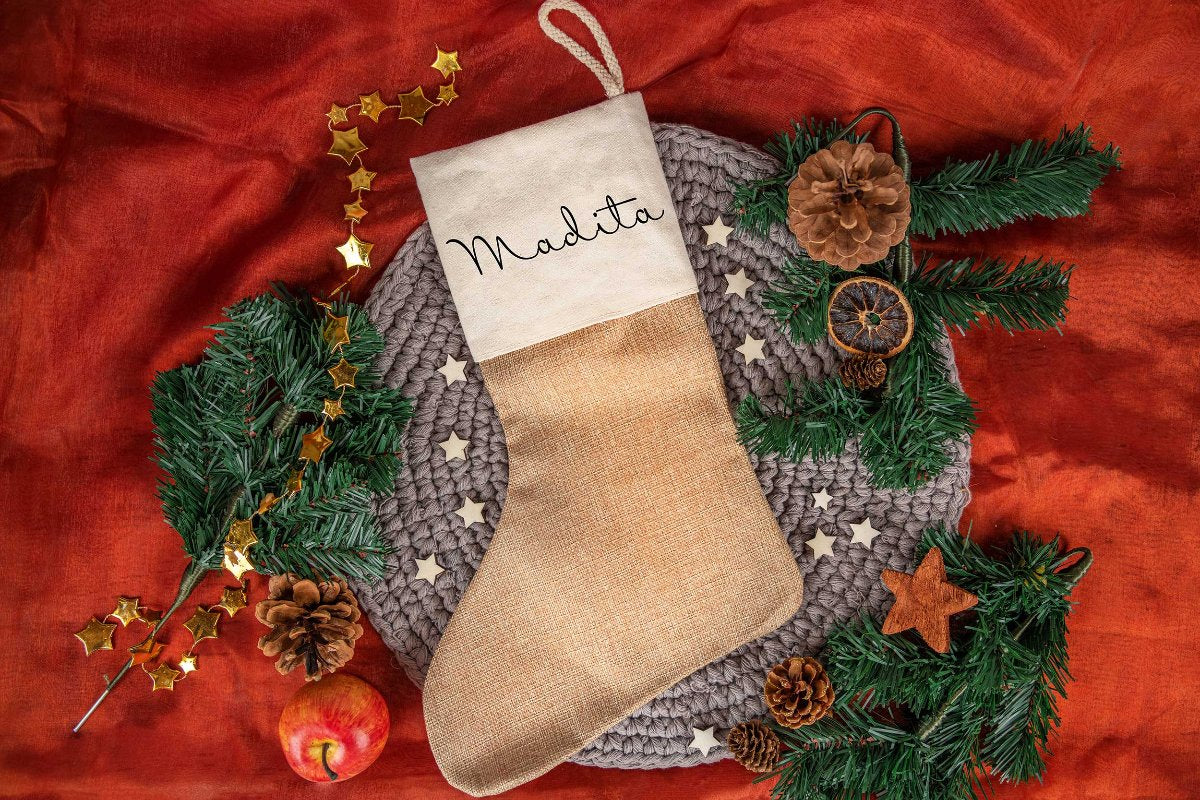 Nikolausstiefel personalisiert mit Namen aus Jute • Weihnachtssocke