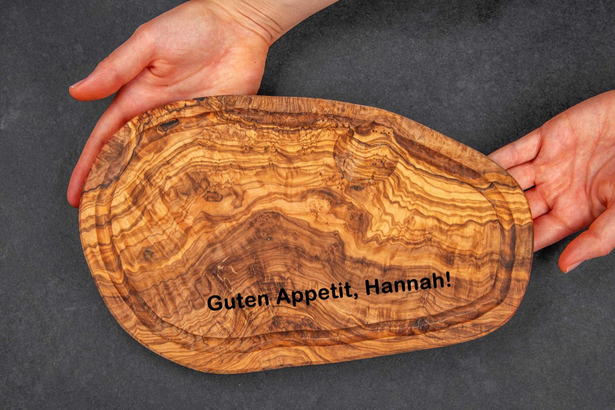 Olivenholz Schneidebrett mit vielen Motiven und Wunschgravur