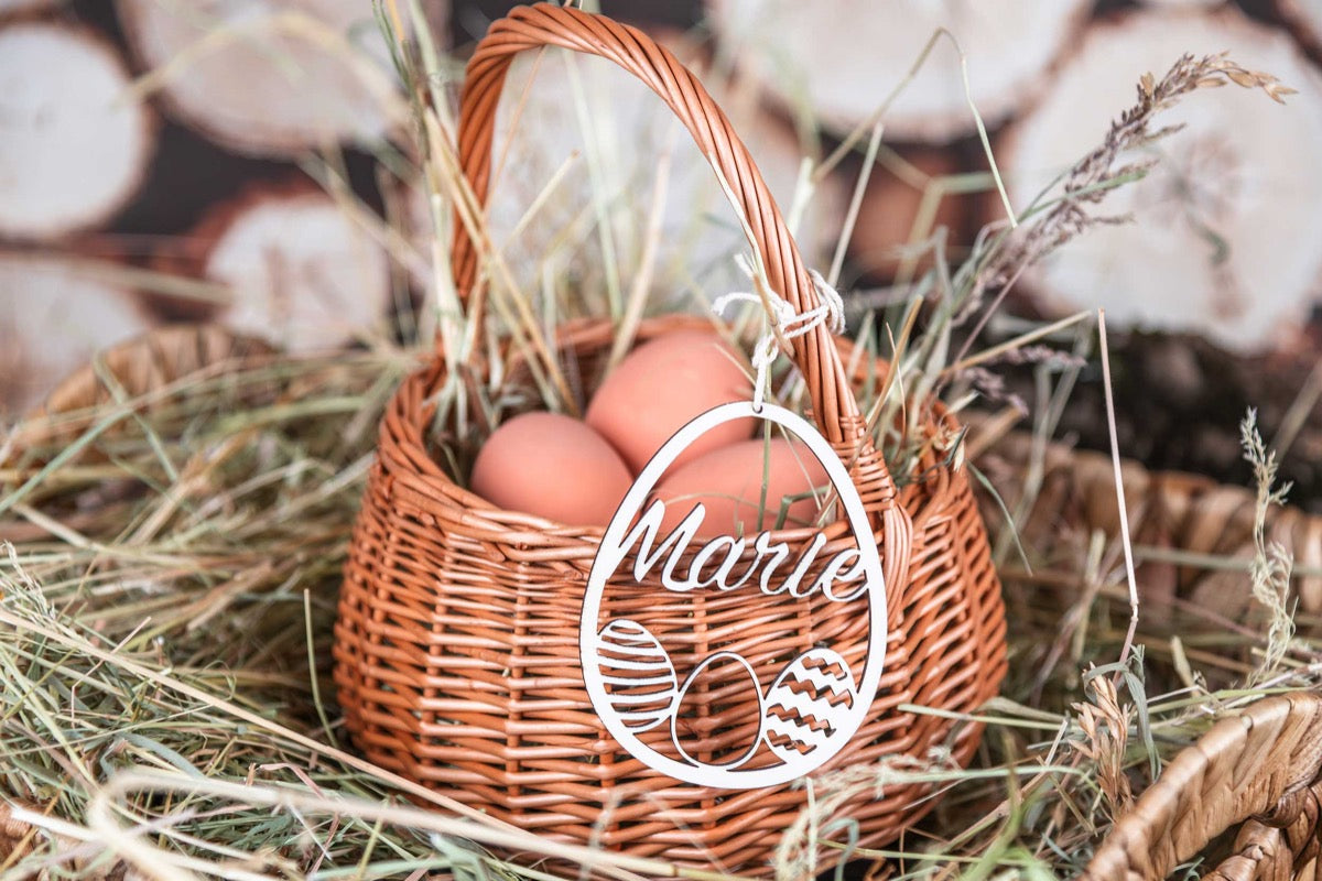 Personalisiertes Osterkörbchen mit Osteranhänger aus Holz