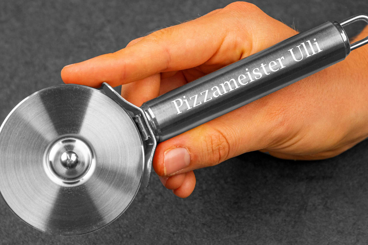 Premium Pizzaschneider personalisiert aus Edelstahl