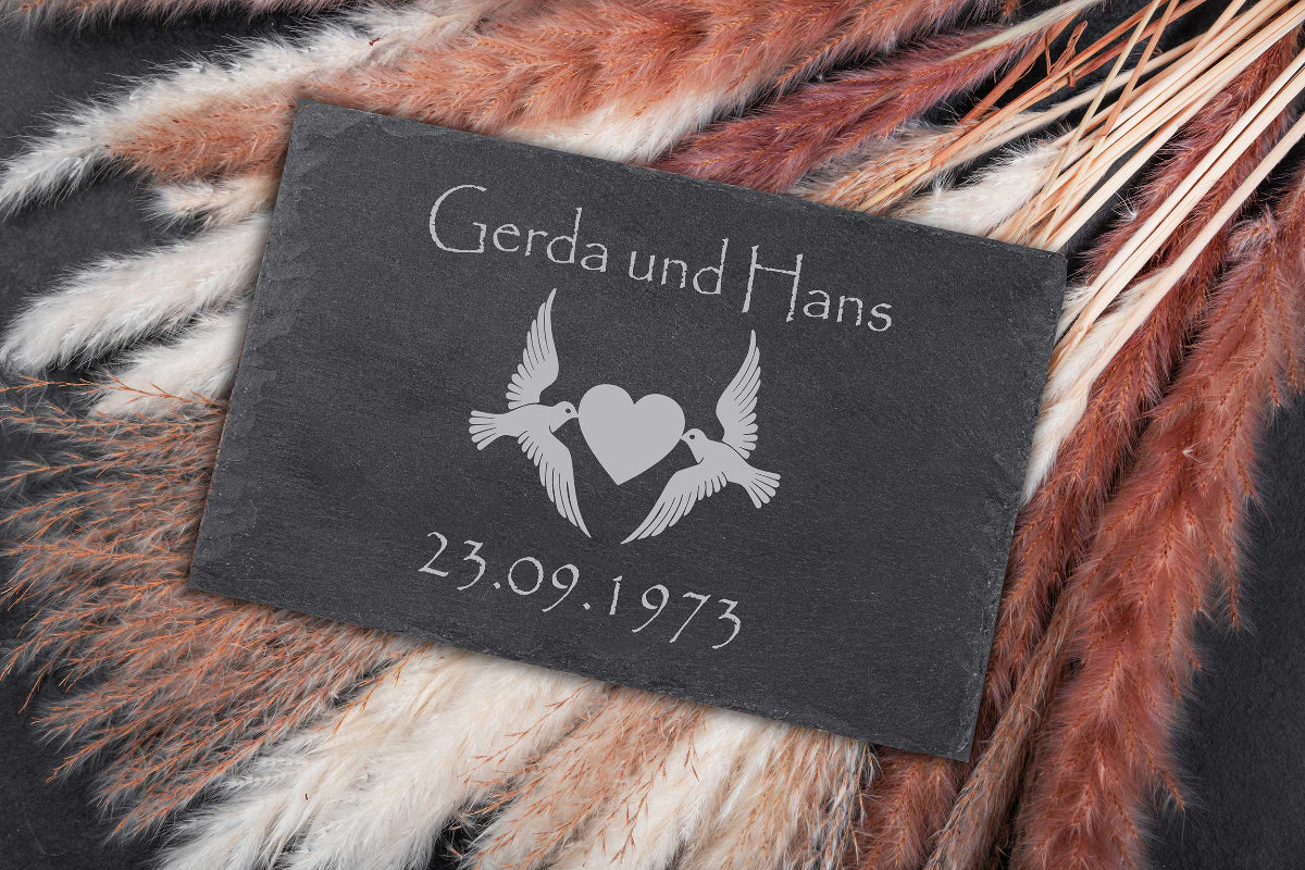 Schieferplatte mit Deinem Wunschtext und Liebesmotiven