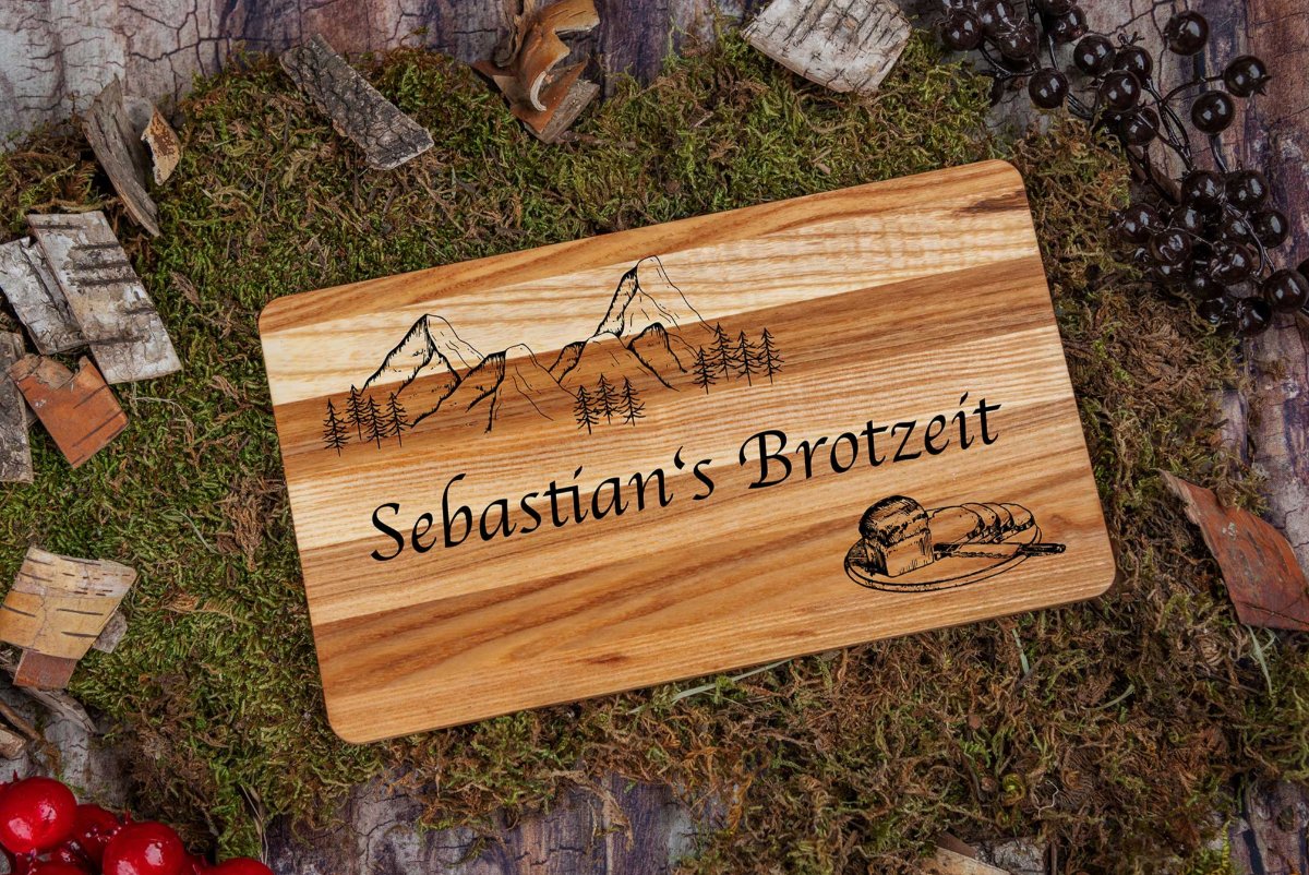 Personalisiertes Brotzeitbrett mit Namen aus Holz - Schneidebrett - Jausenbrett