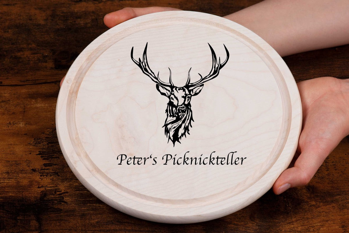 Personalisiertes Jausenbrett mit Namen und Hirschmotiv