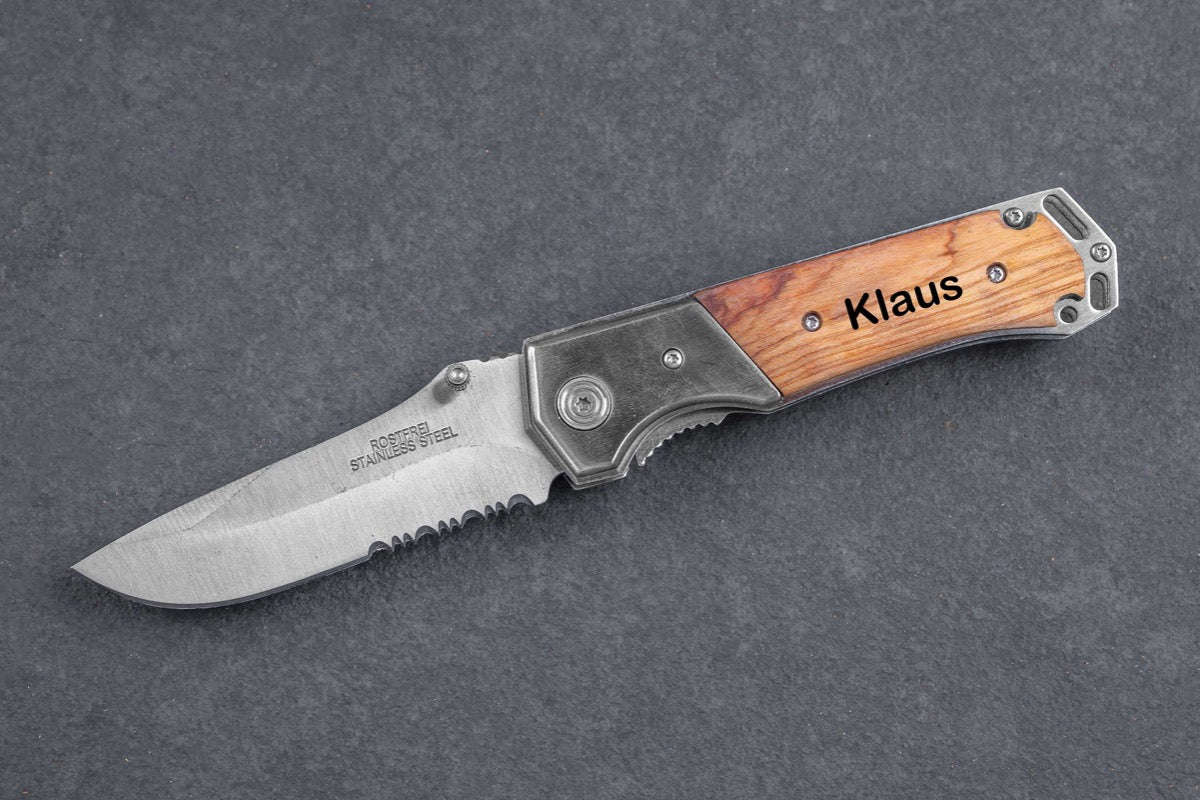 Personalisiertes Taschenmesser mit Gürtelhalterung