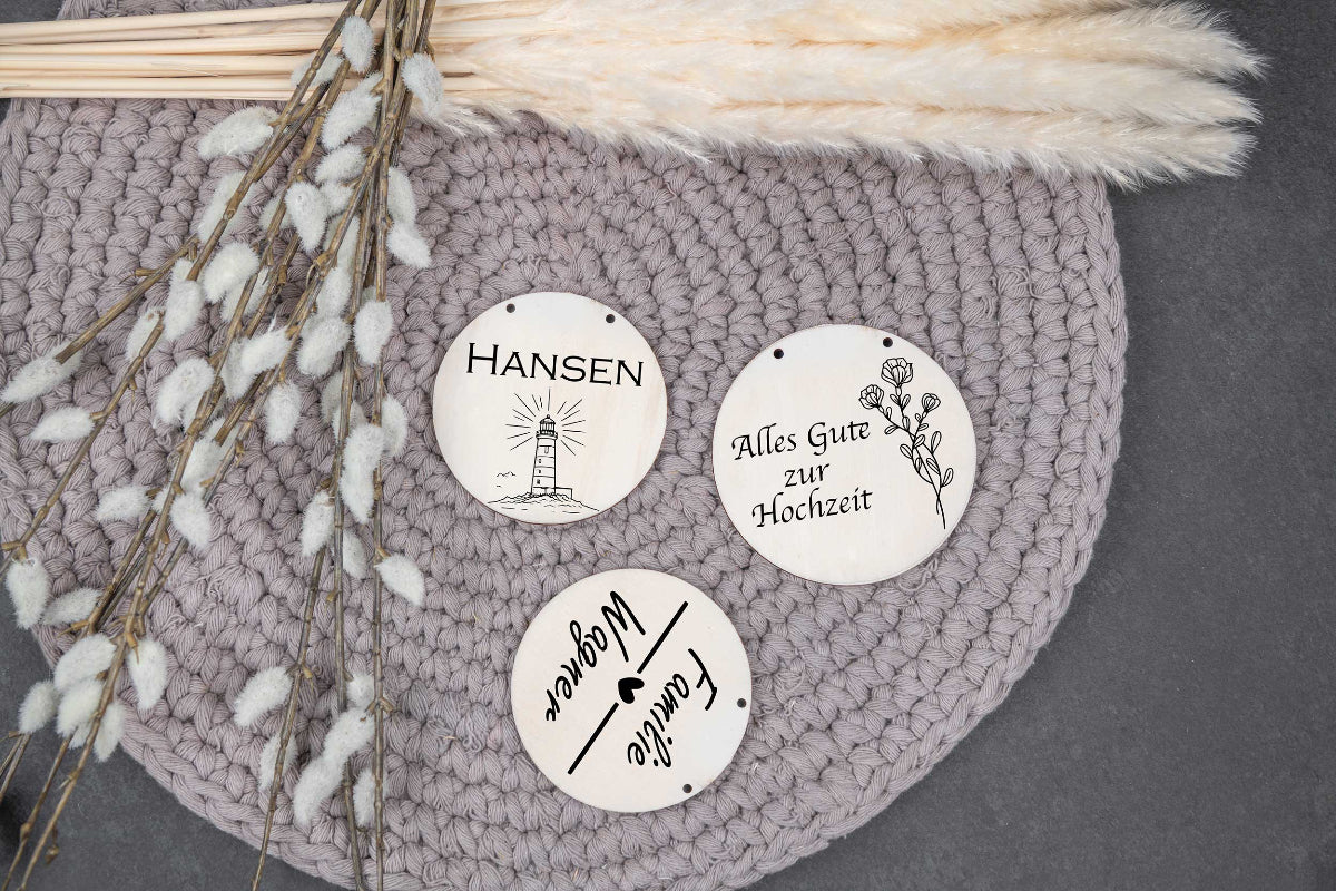 Türschild aus Holz personalisiert mit Name und Gravur