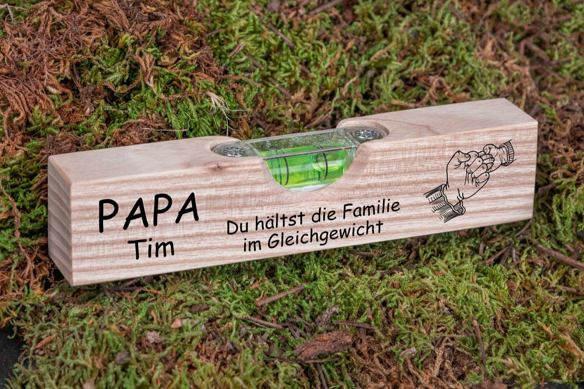 Personalisierte Wasserwaage mit Faust Motiv für Papa