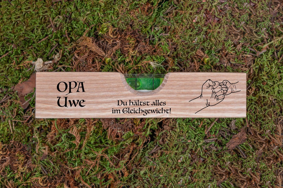 Personalisierte Wasserwaage mit Faust Motiv für Papa
