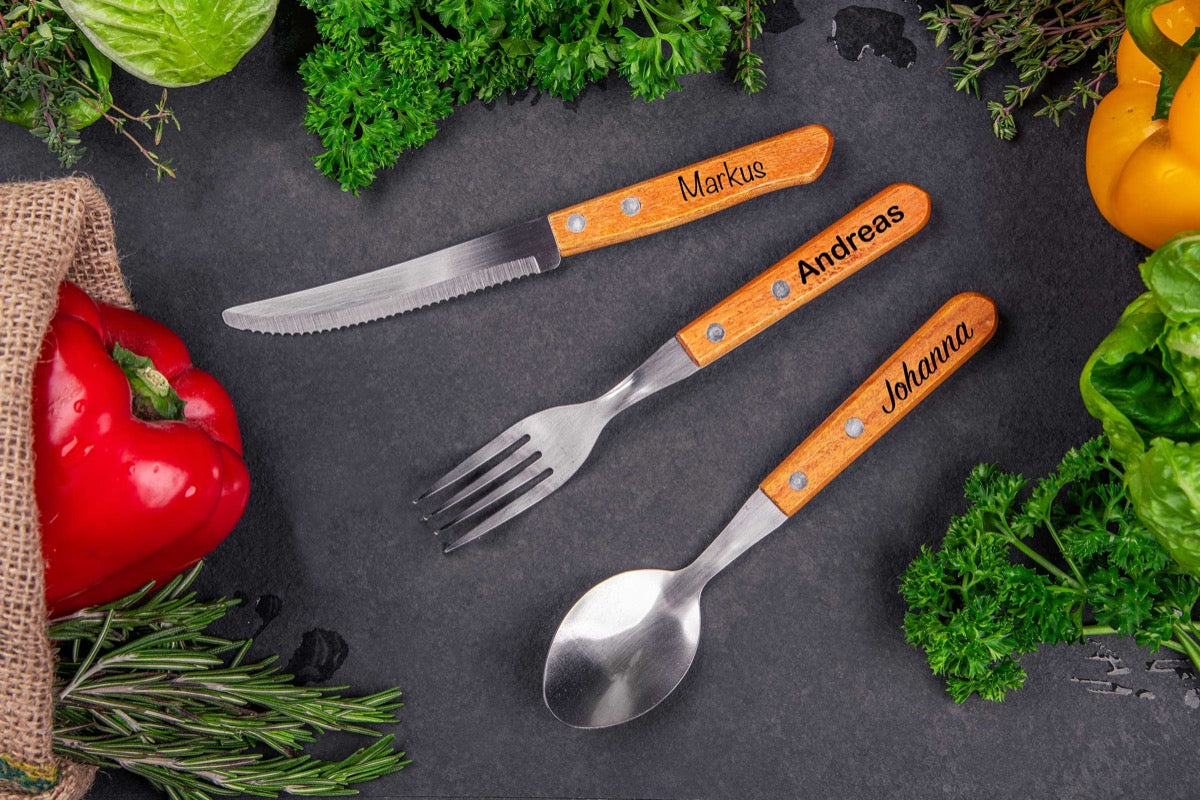 Messer, Gabel und Löffel mit personalisierter Lasergravur