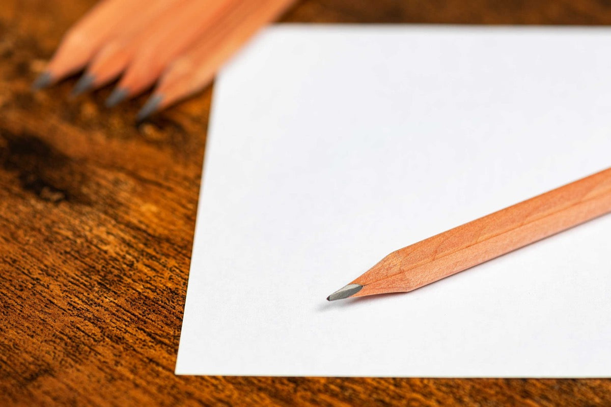 Bleistift und Lineal im Set