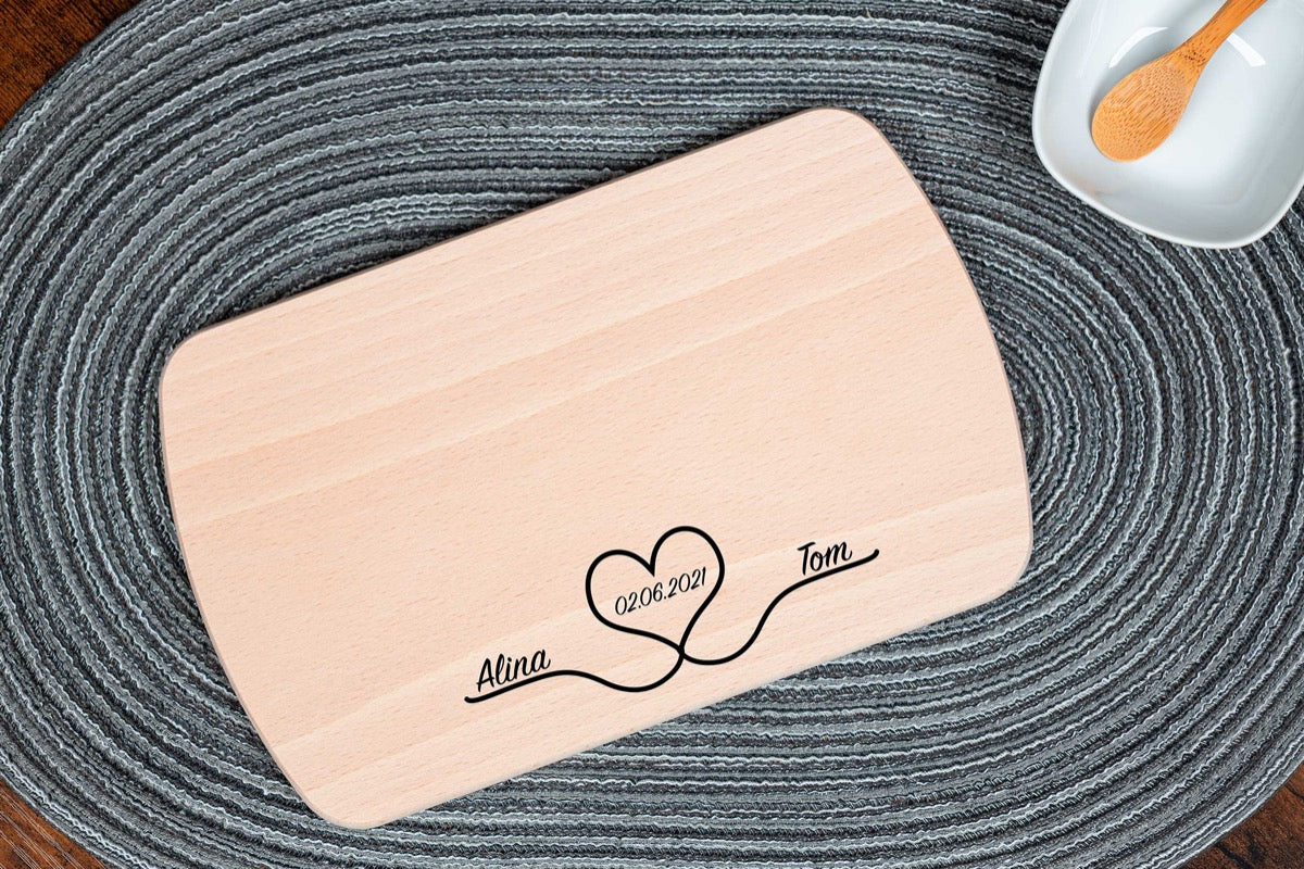 Personalisiertes Schneidebrett zum Valentinstag, Jahrestag