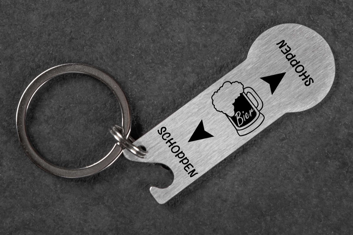 Schlüsselanhänger personalisiert mit Einkaufswagenchip und Flaschenöffner in Einem