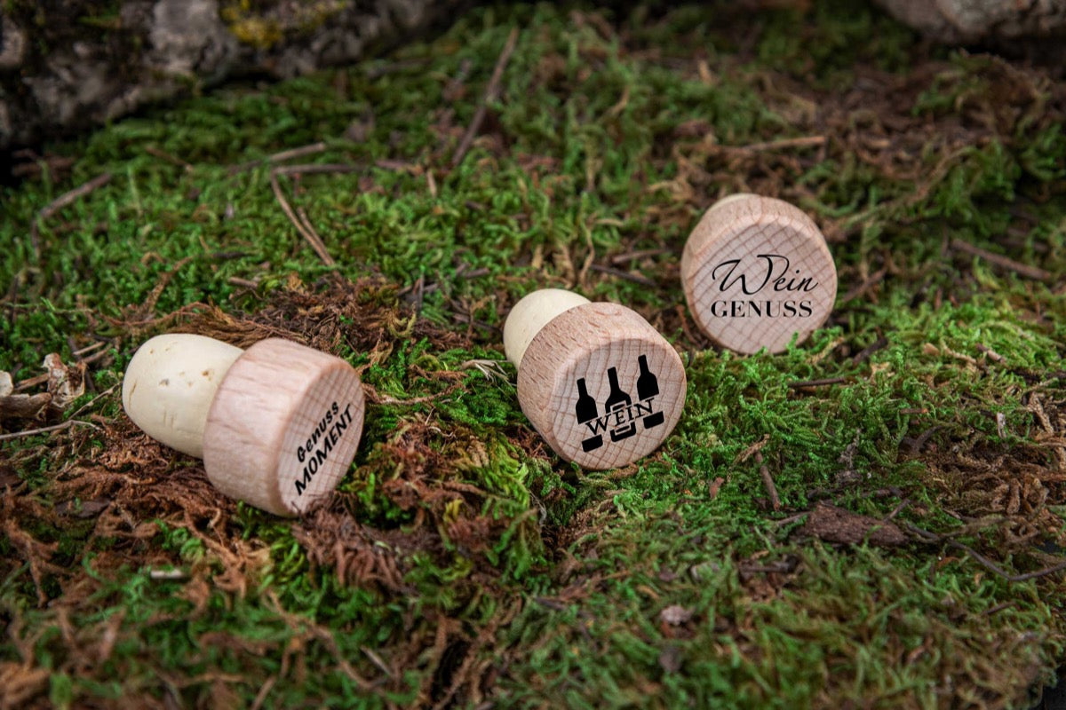 Personalisierter Holzkorken mit Wunschgravur