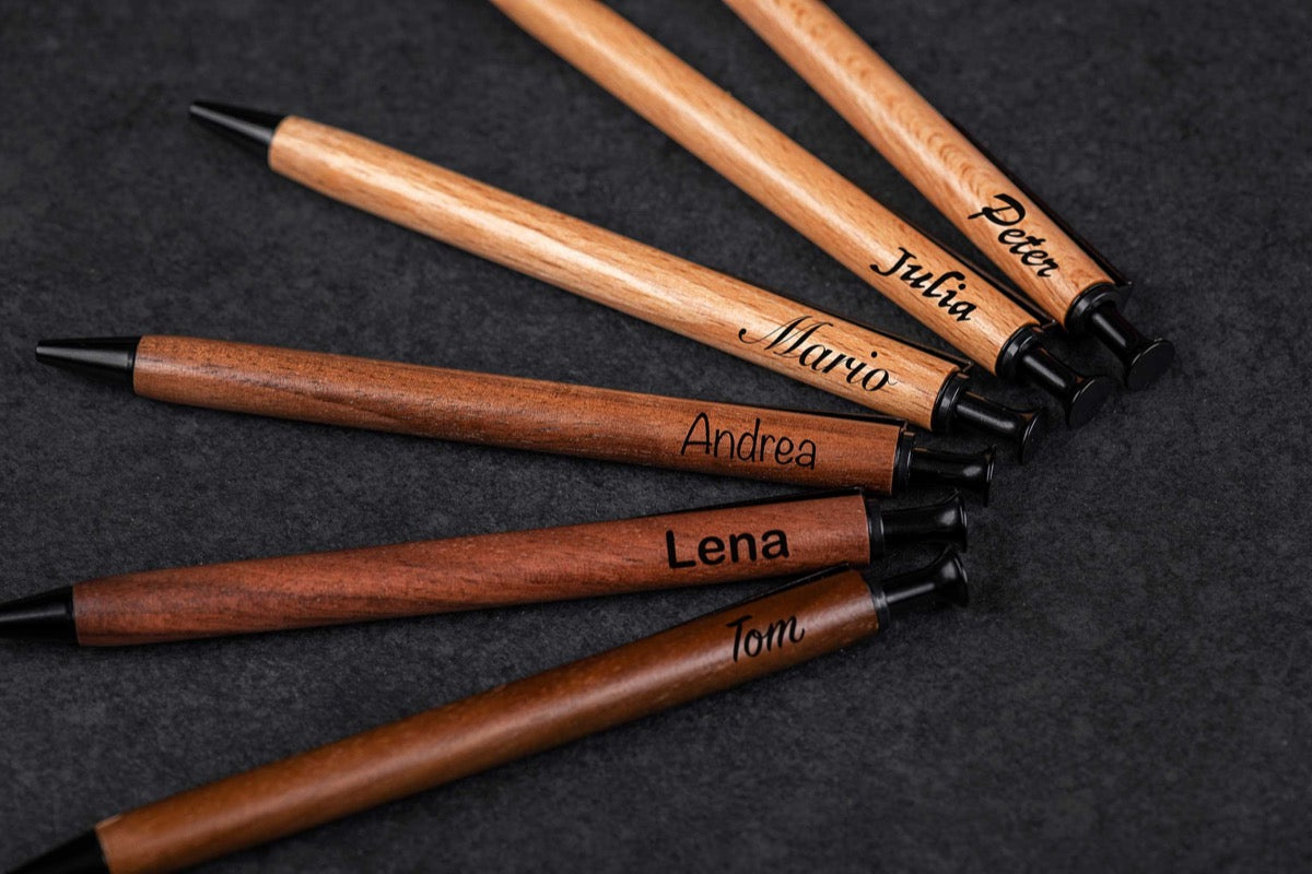 Kugelschreiber aus Buche und Nussbaum