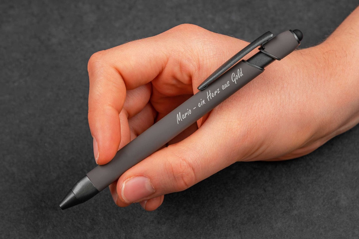 Metall-Kugelschreiber mit weicher Grifffläche und 3 Flächen