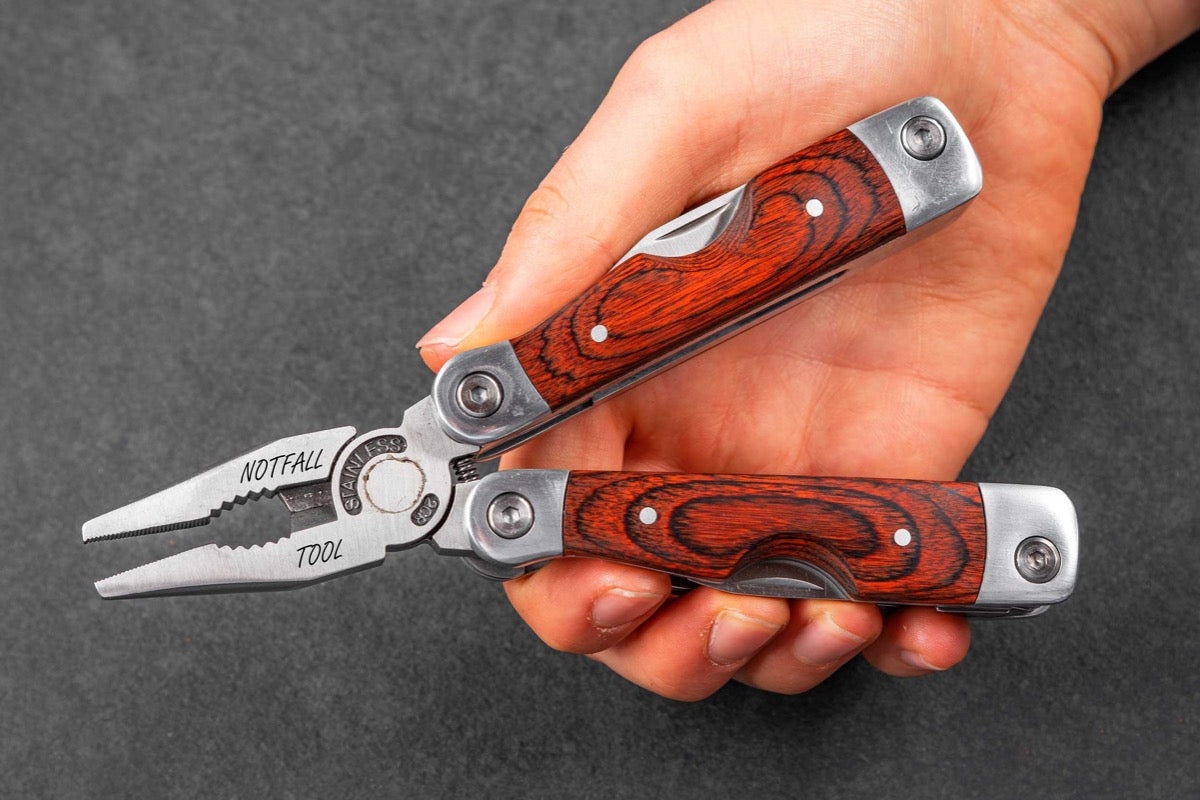 Premium Multitool mit Deiner Wunschgravur