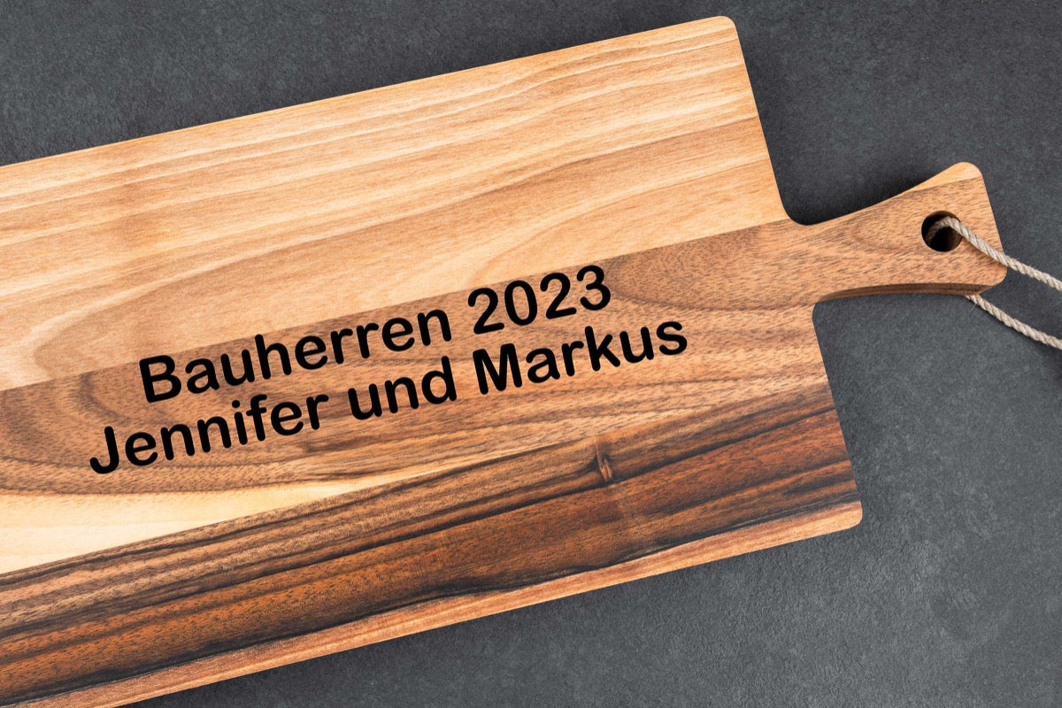 Grillbrett mit Deiner Wunschgravur aus Nussbaumholz