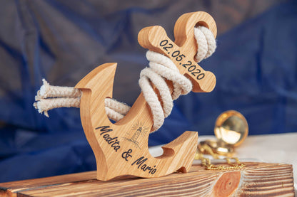 Personalisierter Anker aus Eichenholz