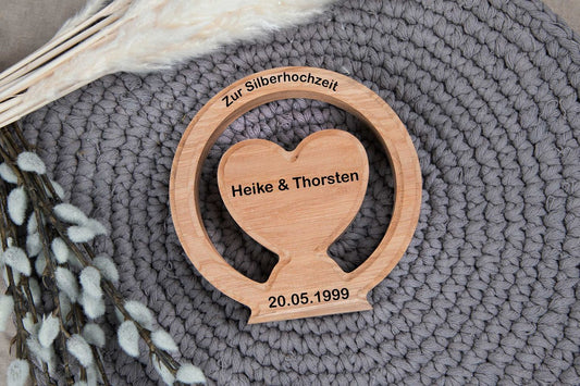 Hochzeitsgeschenk Holz Herz mit Gravur personalisiert - Herz Pokal