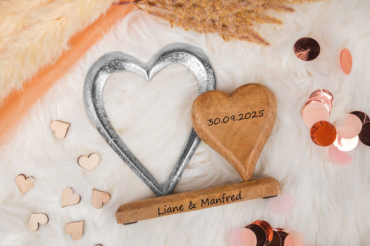 Hochzeitsgeschenk Holz Herz klein mit Gravur personalisiert