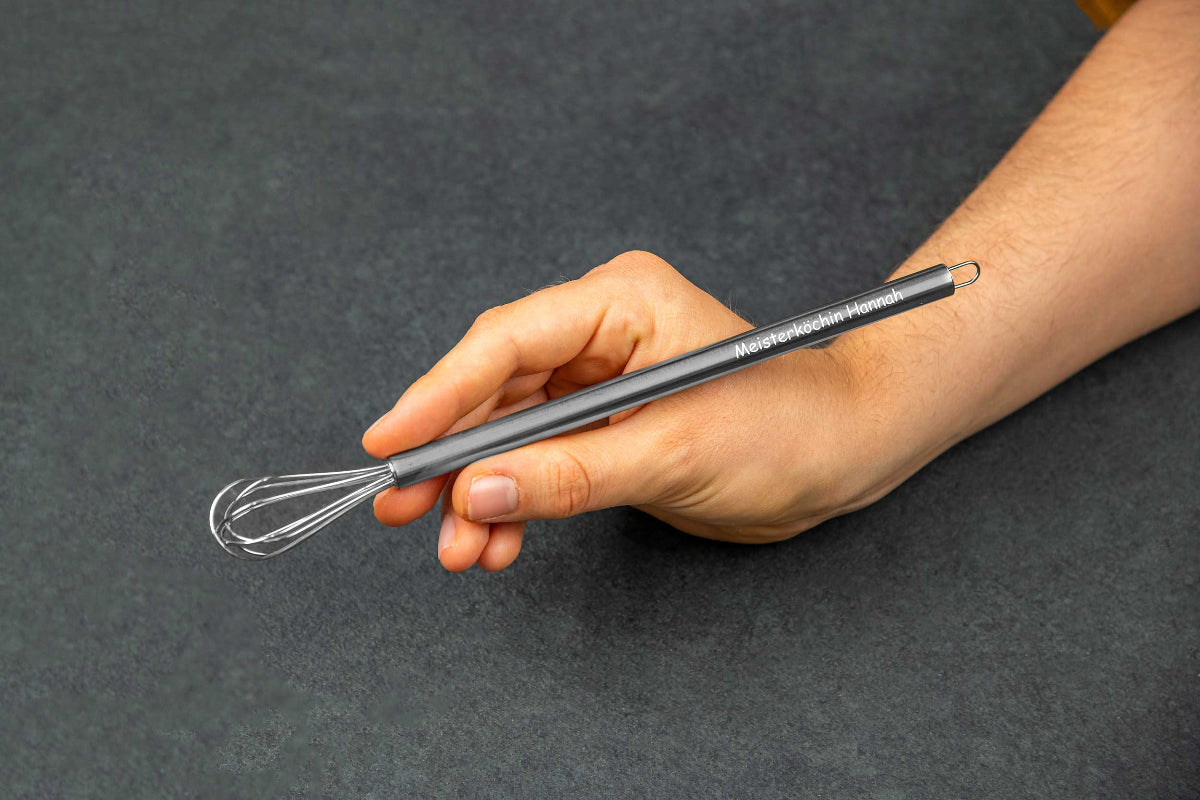 Tassen Schneebesen mit Namen personalisiert aus Edelstahl - Cocktail-Quirl