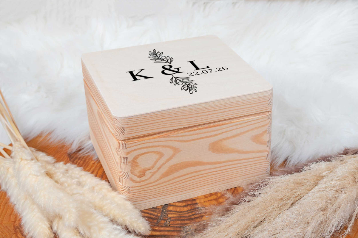 Personalisierte Holzkiste mit Wunschgravur zur Hochzeit, Erinnerungskiste