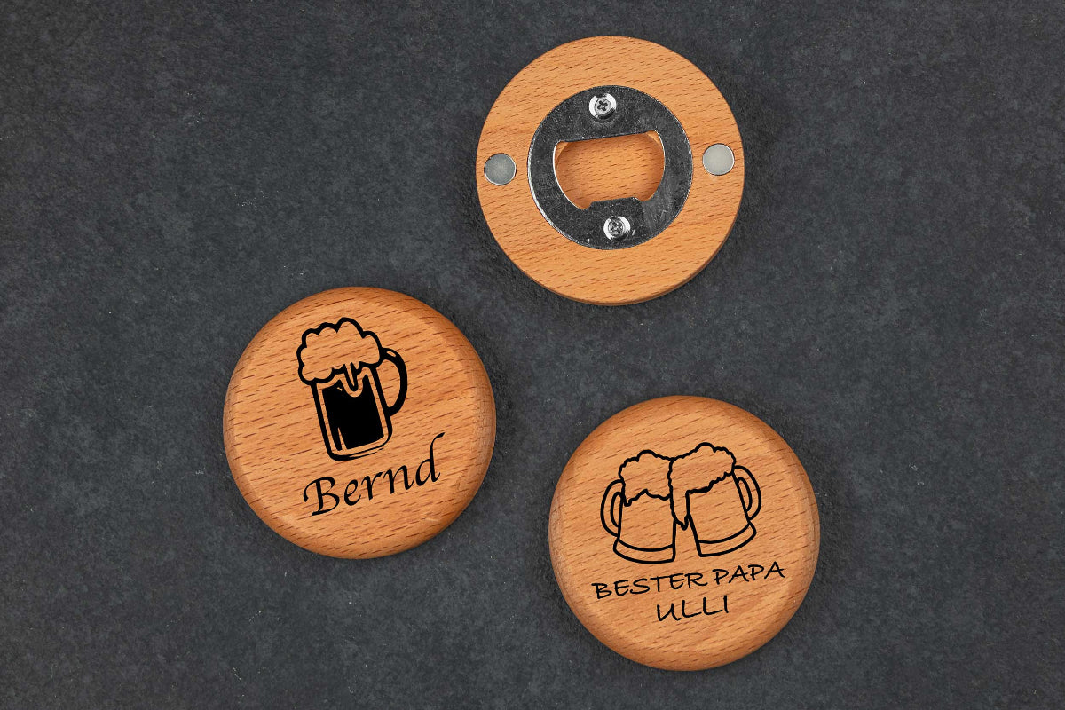 Runder Flaschenöffner personalisiert aus Buchenholz