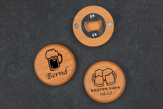 Runder Flaschenöffner personalisiert aus Buchenholz