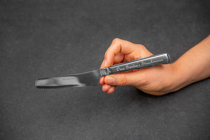 Frühstücksmesser personalisiert aus Edelstahl mit Wellenschliffklinge