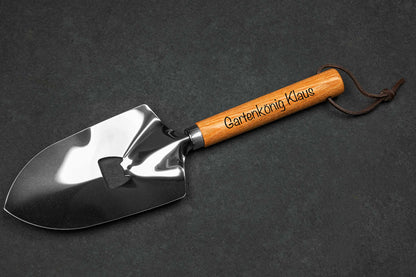 Gartenschaufel personalisiert mit Gravur und Flaschenöffner