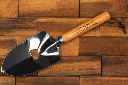 Gartenschaufel personalisiert mit Gravur und Flaschenöffner