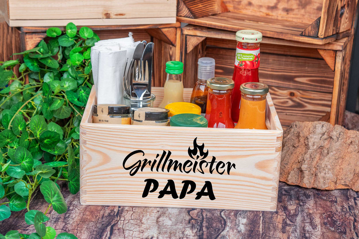 Grillkiste personalisiert aus Fichtenholz • Grillbutler