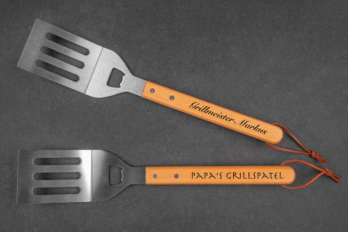 Personalisierter Grillwender mit Flaschenöffner aus Edelstahl • Grillspachtel