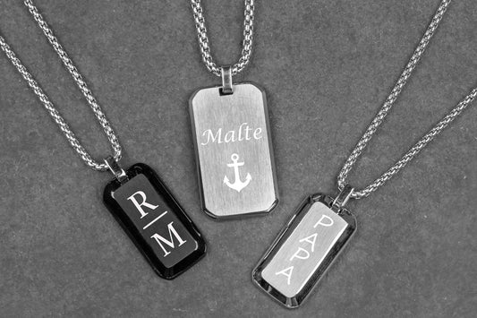Halskette mit Gravur personalisiert in silber und schwarz